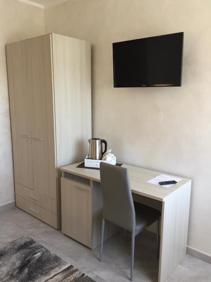 לינה וארוחת בוקר ריקאדי Residenza Dama מראה חיצוני תמונה