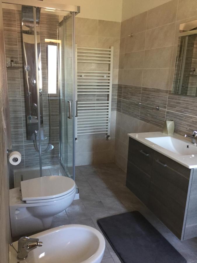 לינה וארוחת בוקר ריקאדי Residenza Dama מראה חיצוני תמונה